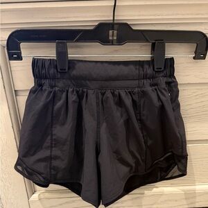 lululemon Hotty Hot LR 4” Black Shorts